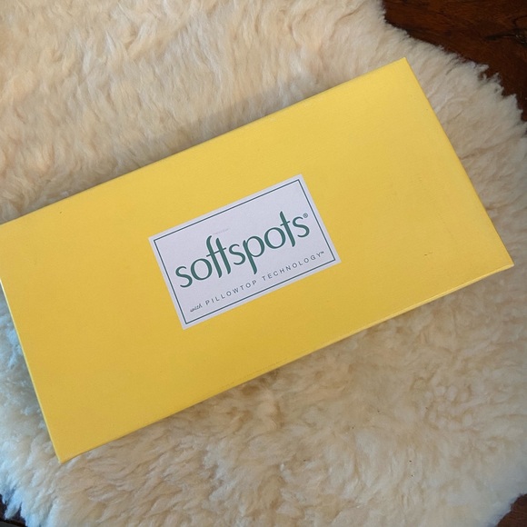 Black round toe leather heels NIB - Picture 12 of 13